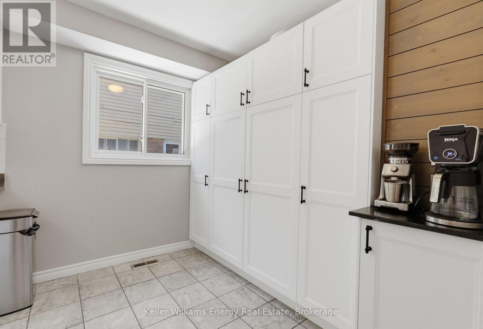 683 GRANDVIEW DRIVE - 11