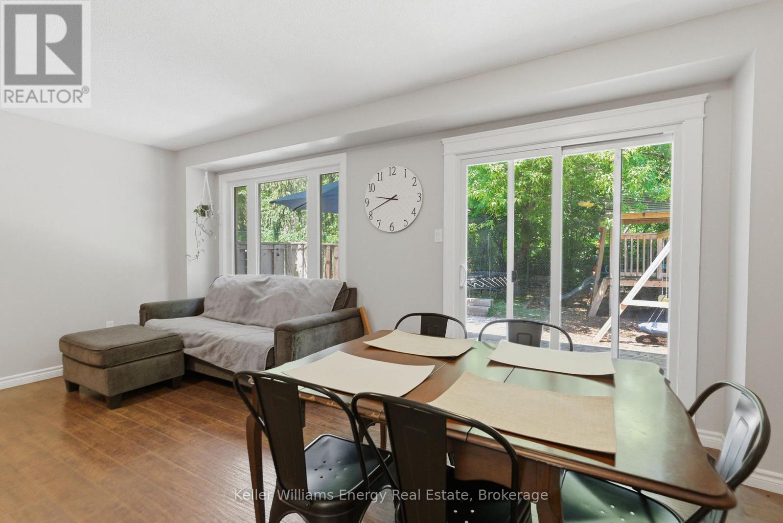 683 GRANDVIEW DRIVE - 21