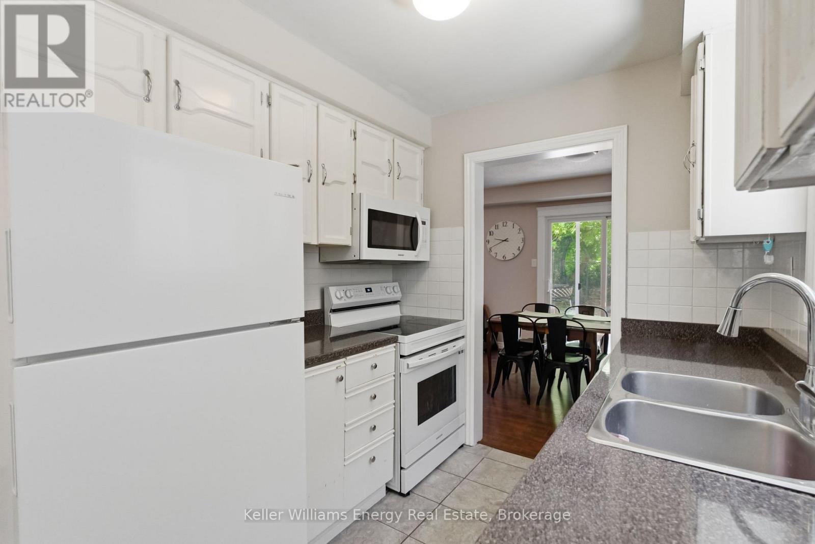 683 GRANDVIEW DRIVE - 13