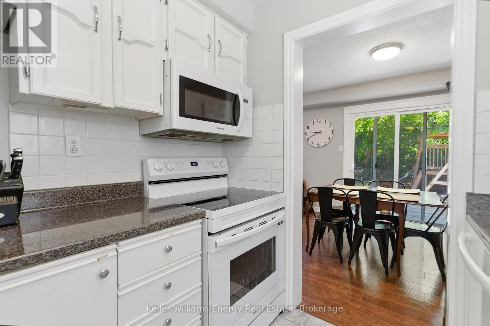 683 GRANDVIEW DRIVE - 14