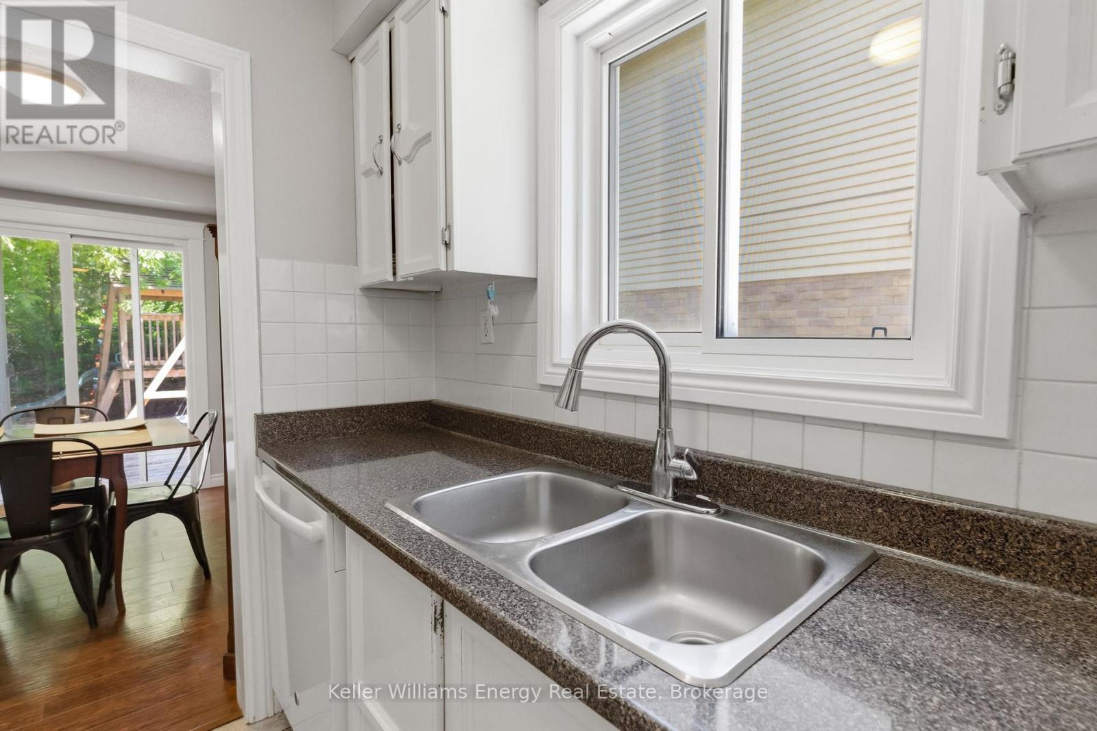 683 GRANDVIEW DRIVE - 15
