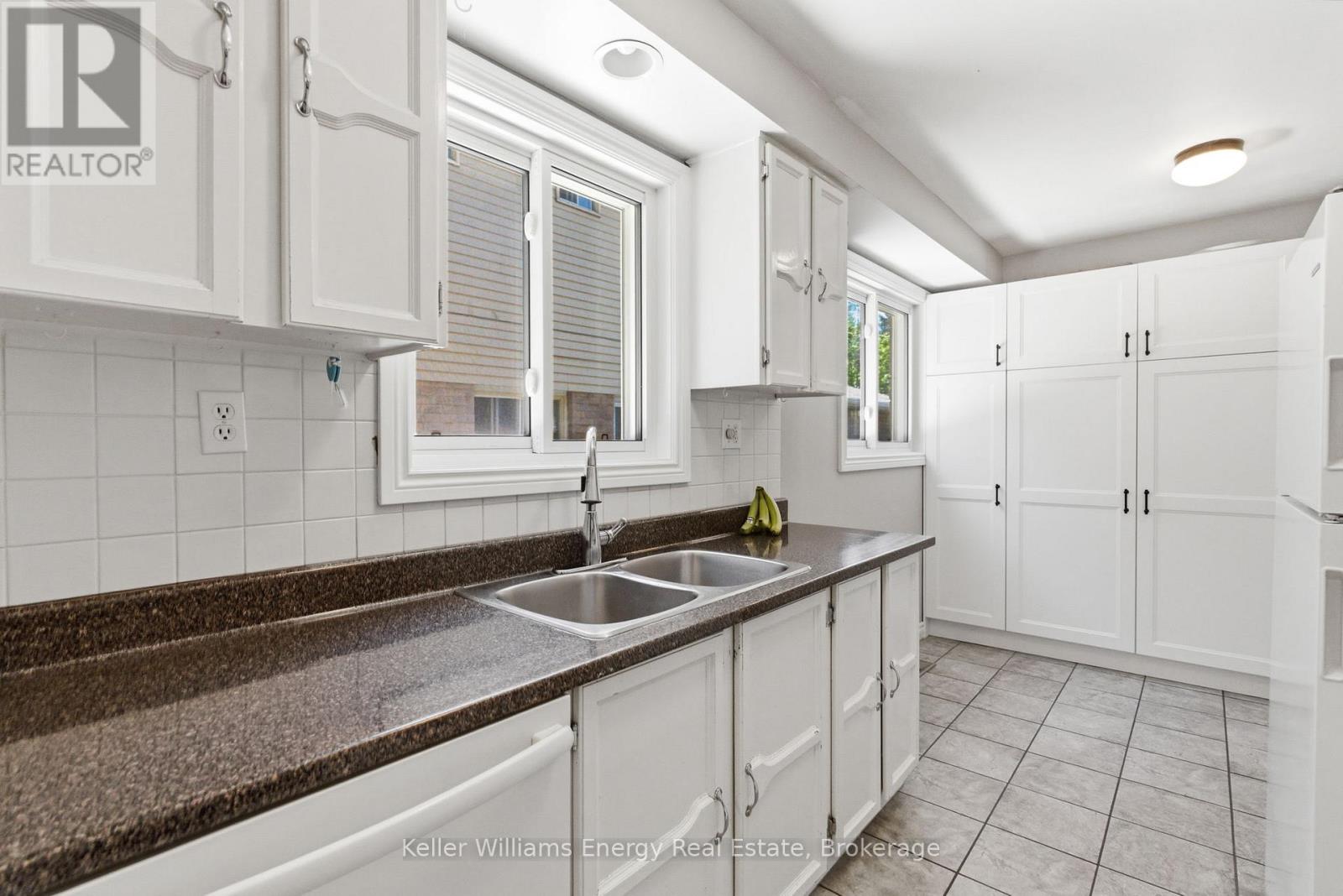 683 GRANDVIEW DRIVE - 18