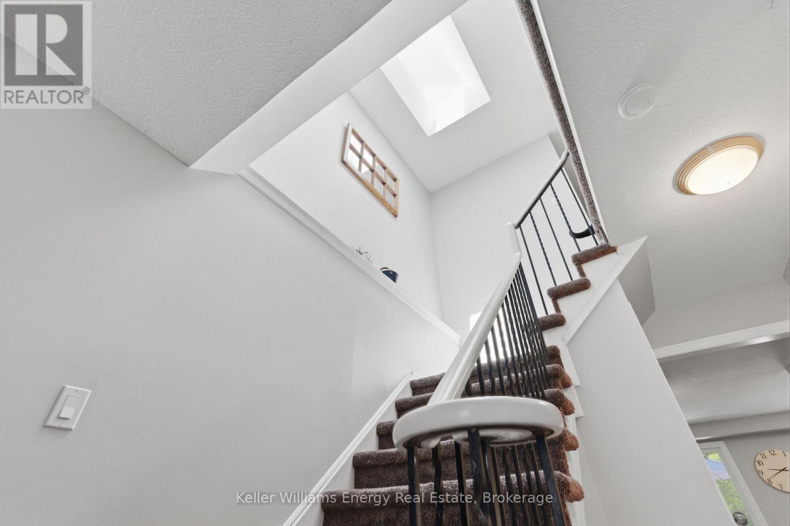 683 GRANDVIEW DRIVE - 26