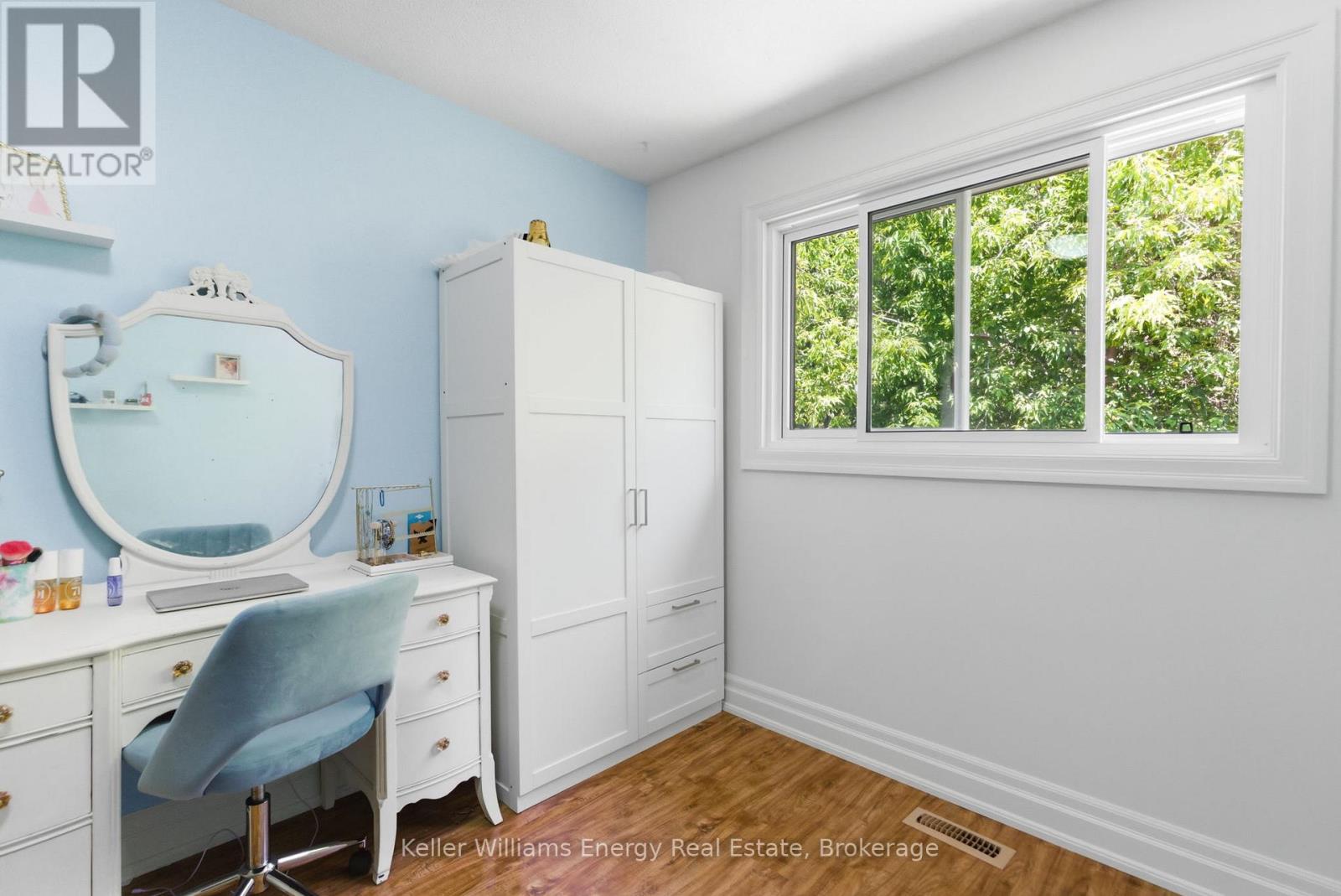 683 GRANDVIEW DRIVE - 34