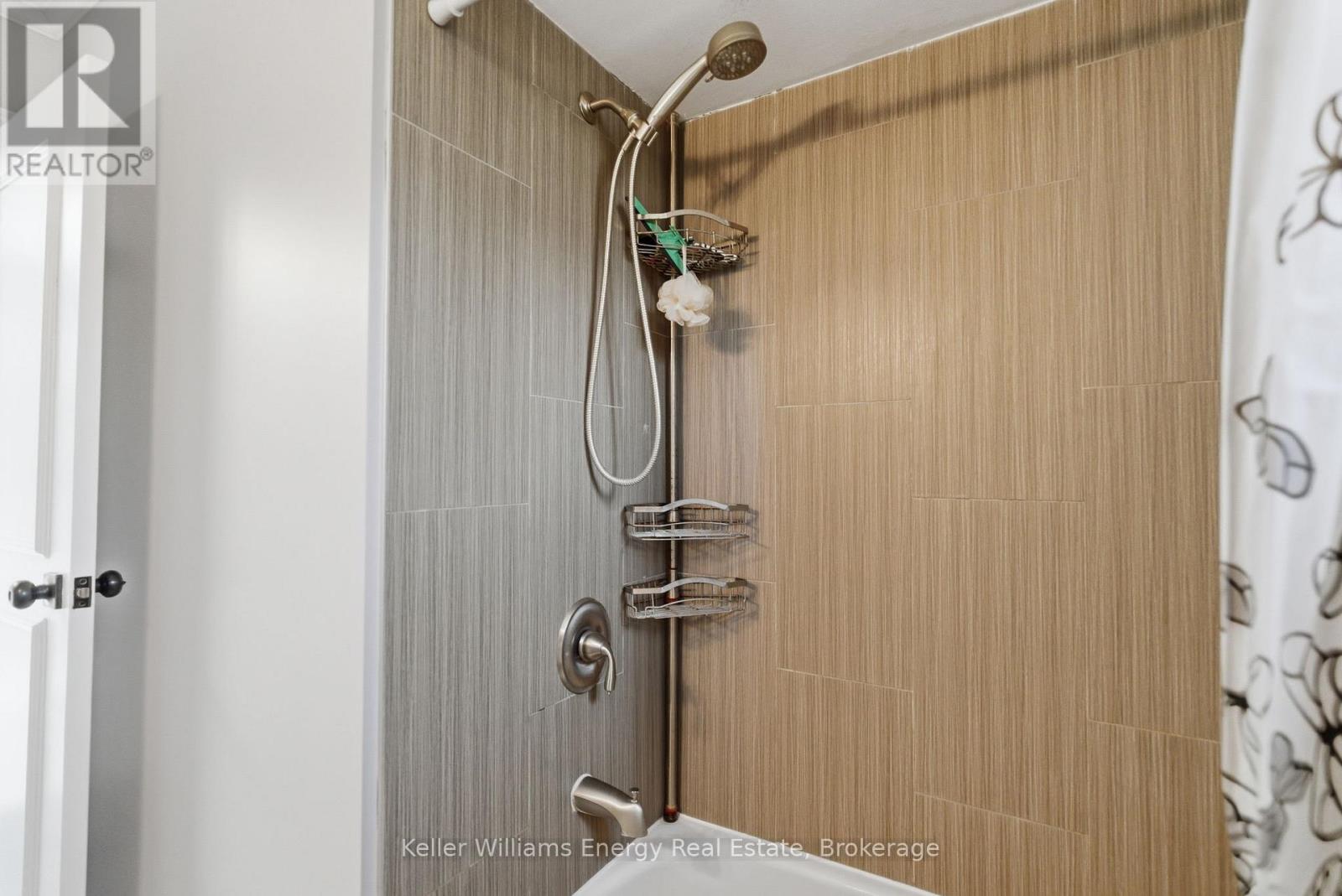 683 GRANDVIEW DRIVE - 29