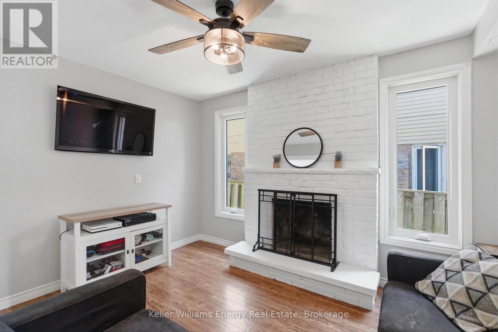 683 GRANDVIEW DRIVE - 8