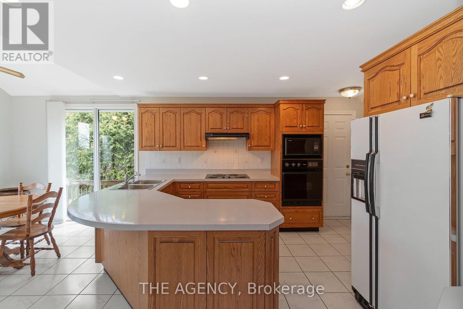36 BUCKINGHAM DRIVE - 15