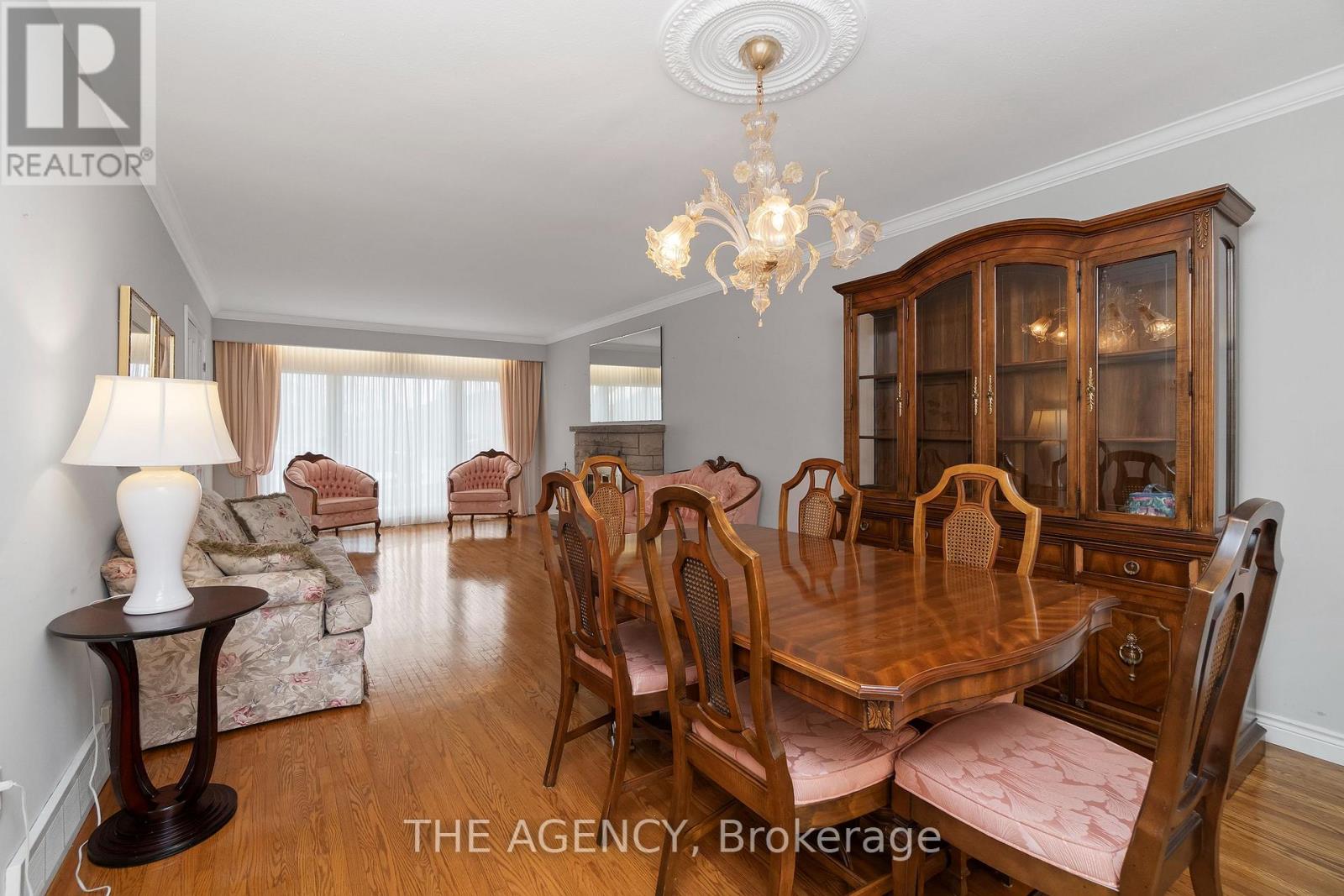 36 BUCKINGHAM DRIVE - 16