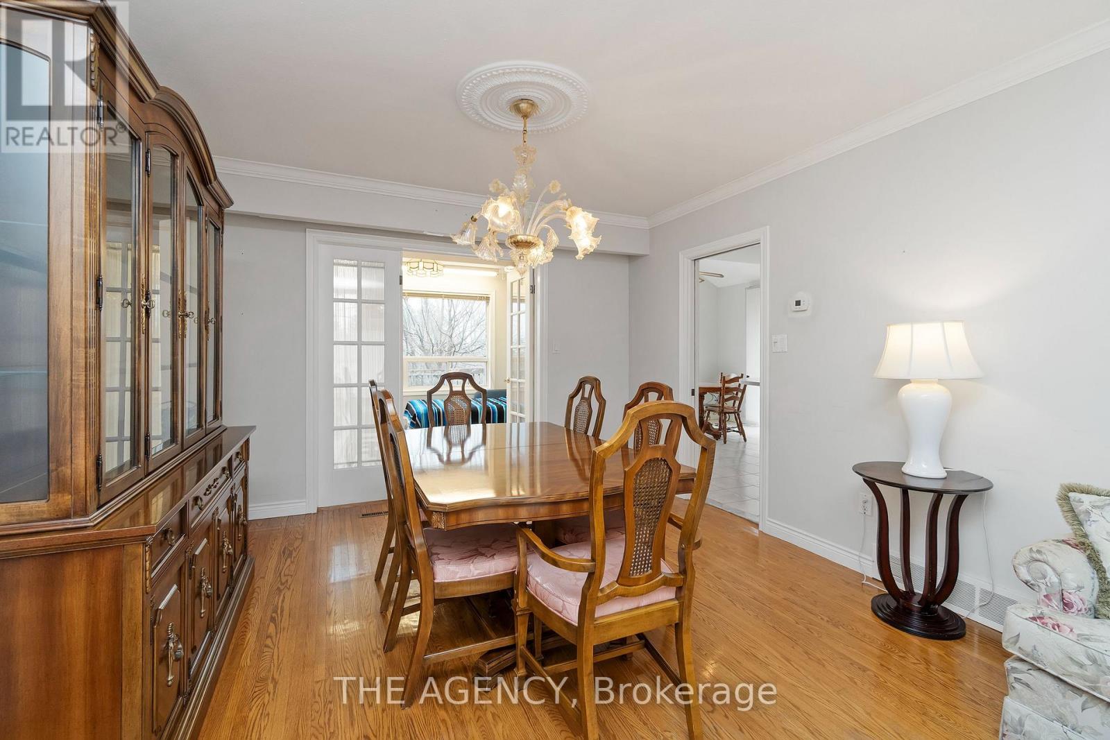 36 BUCKINGHAM DRIVE - 20
