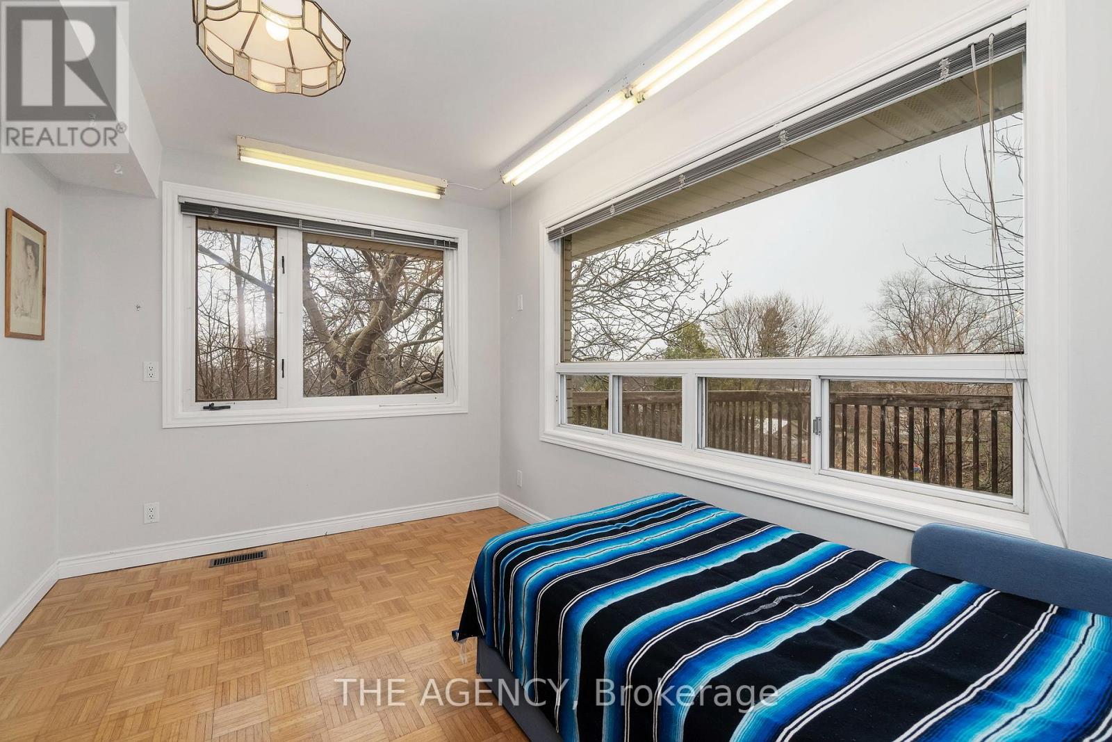 36 BUCKINGHAM DRIVE - 22