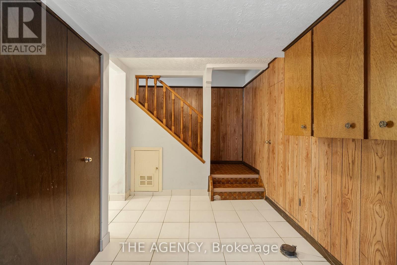 36 BUCKINGHAM DRIVE - 29