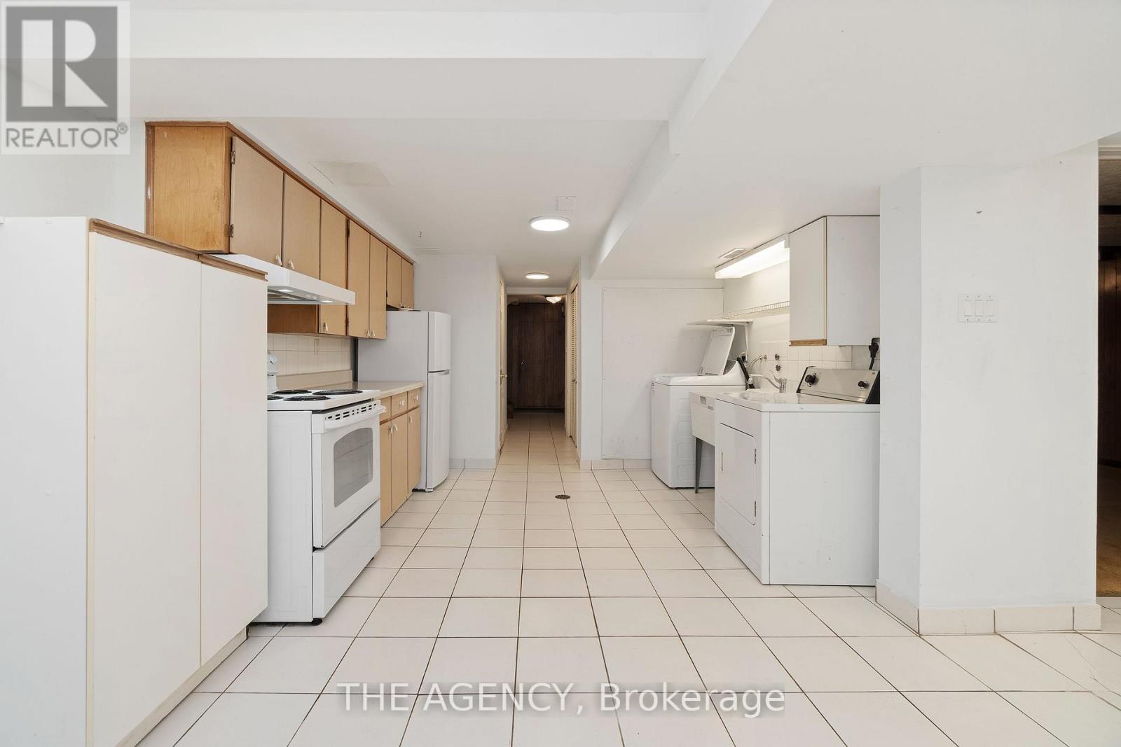 36 BUCKINGHAM DRIVE - 33