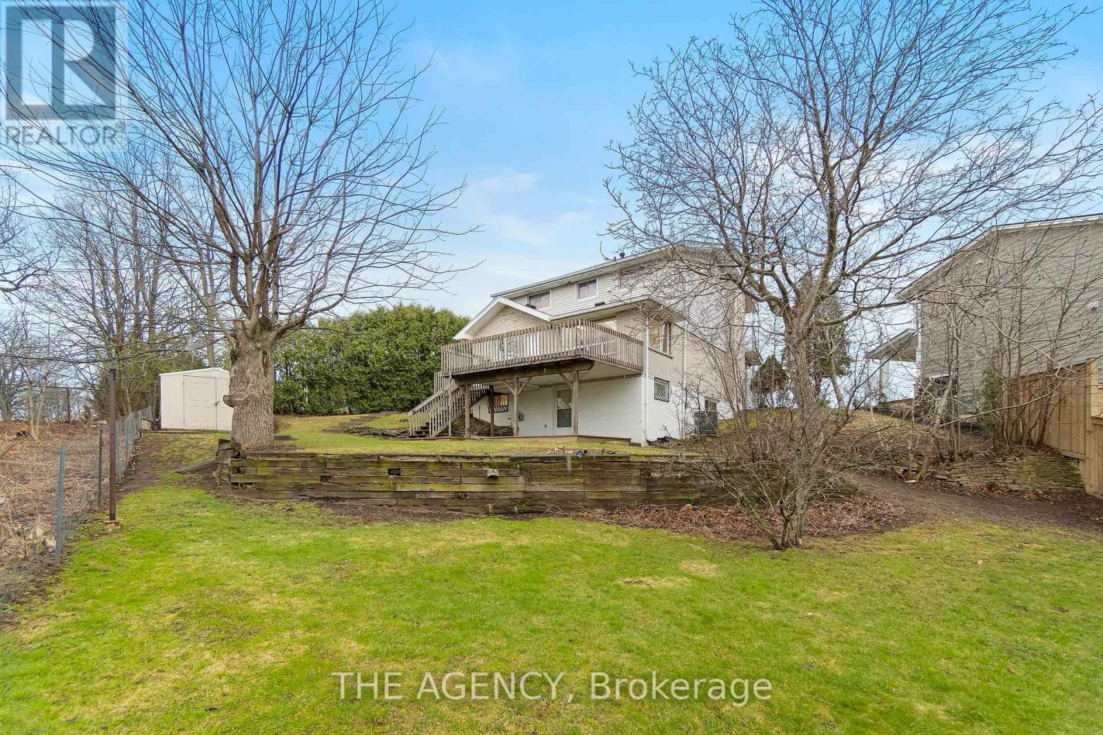 36 BUCKINGHAM DRIVE - 43