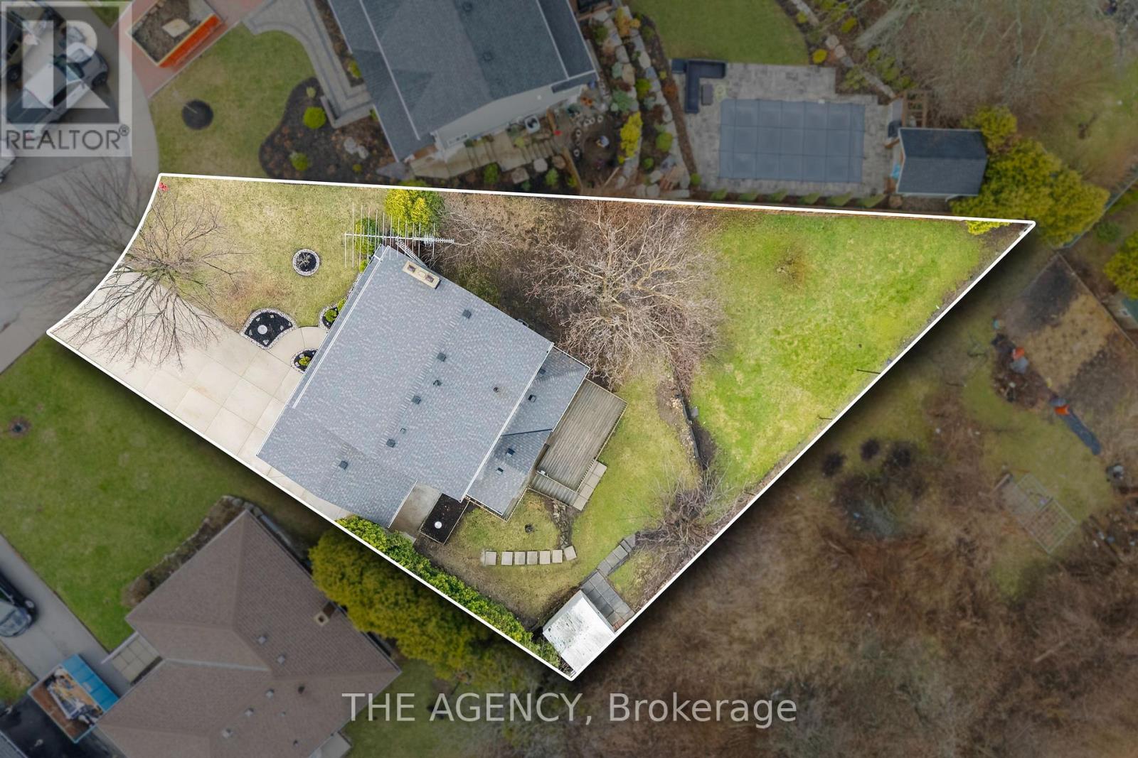 36 BUCKINGHAM DRIVE - 45