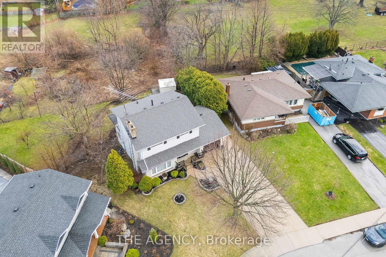 36 BUCKINGHAM DRIVE - 46