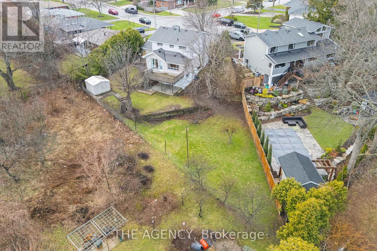 36 BUCKINGHAM DRIVE - 48