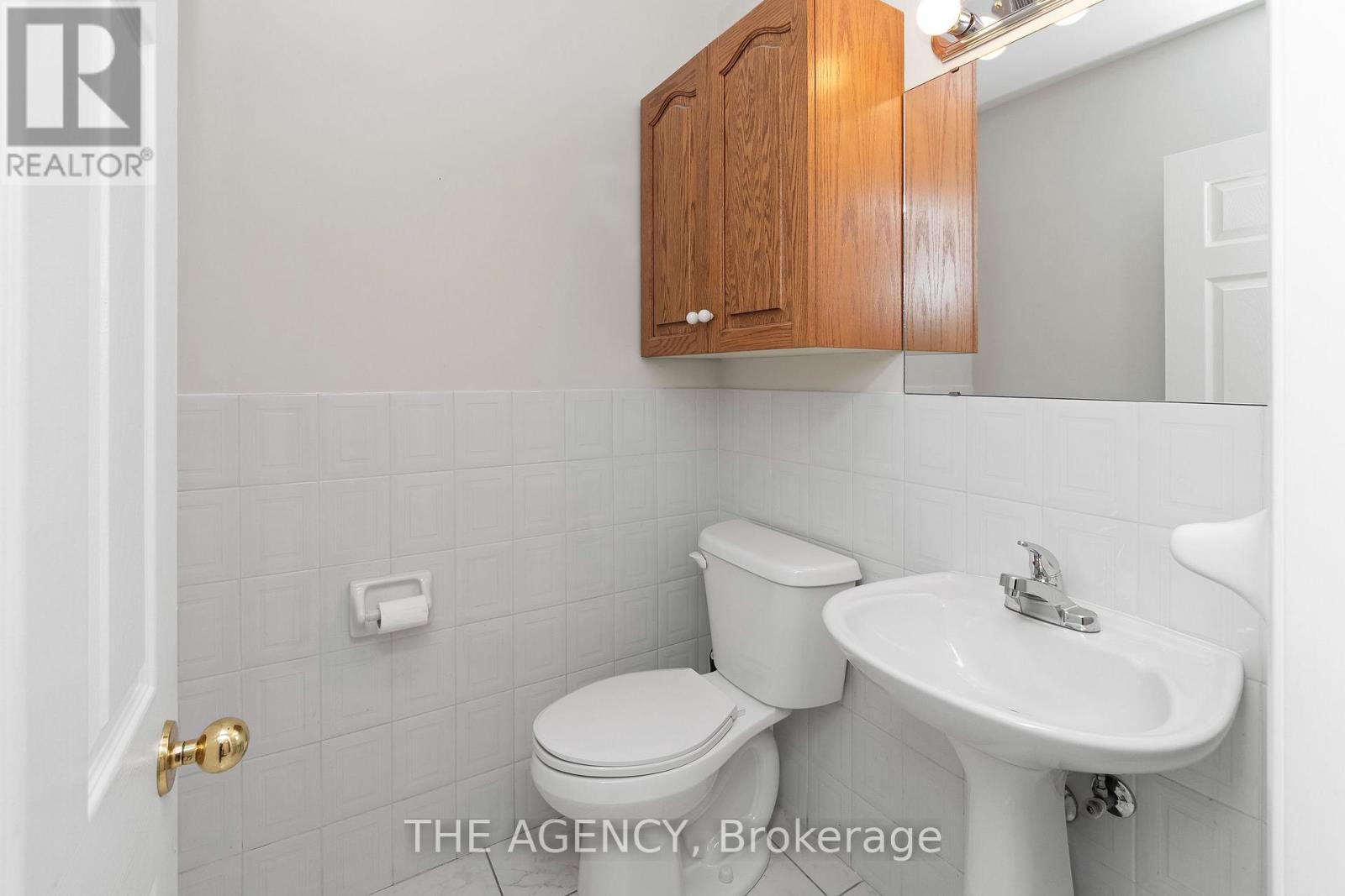 36 BUCKINGHAM DRIVE - 7