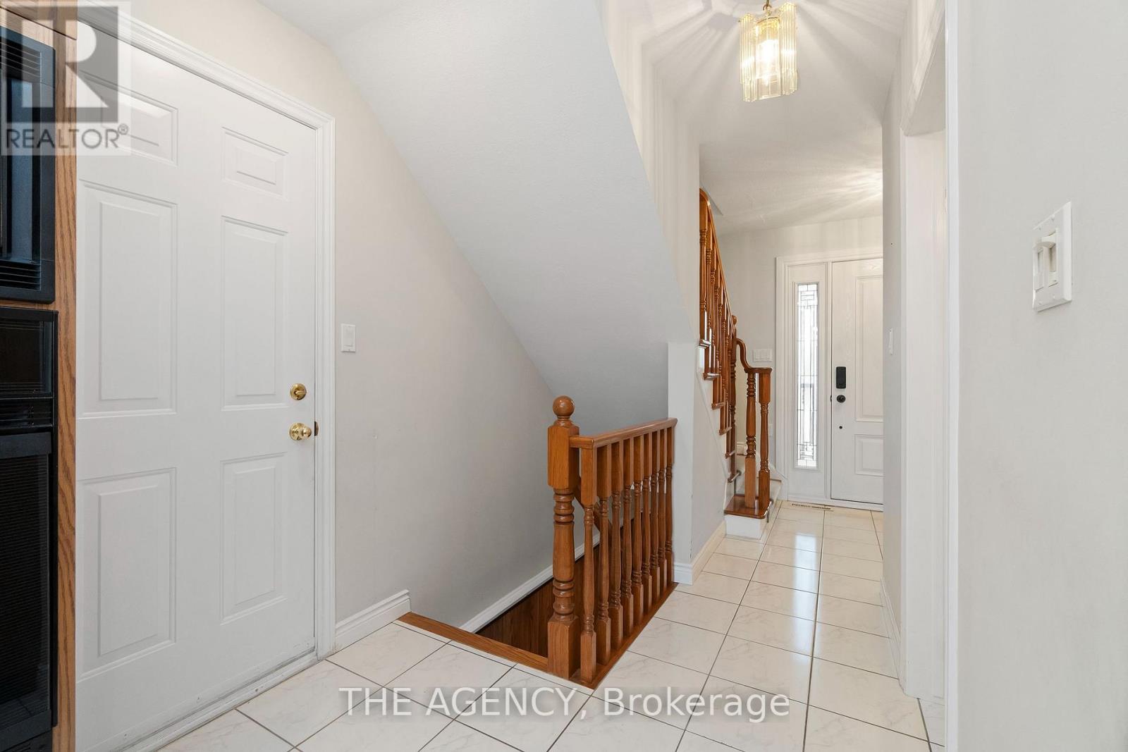 36 BUCKINGHAM DRIVE - 8