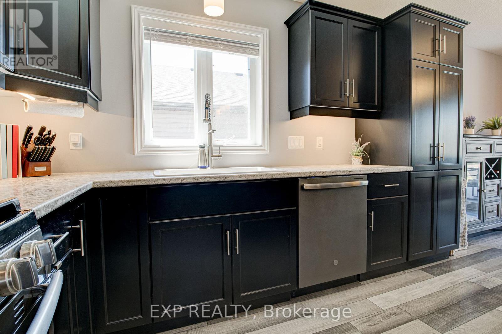 18 MINLER STREET - 12