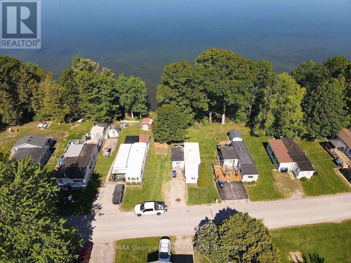 24 LAKESHORE ROAD - 21
