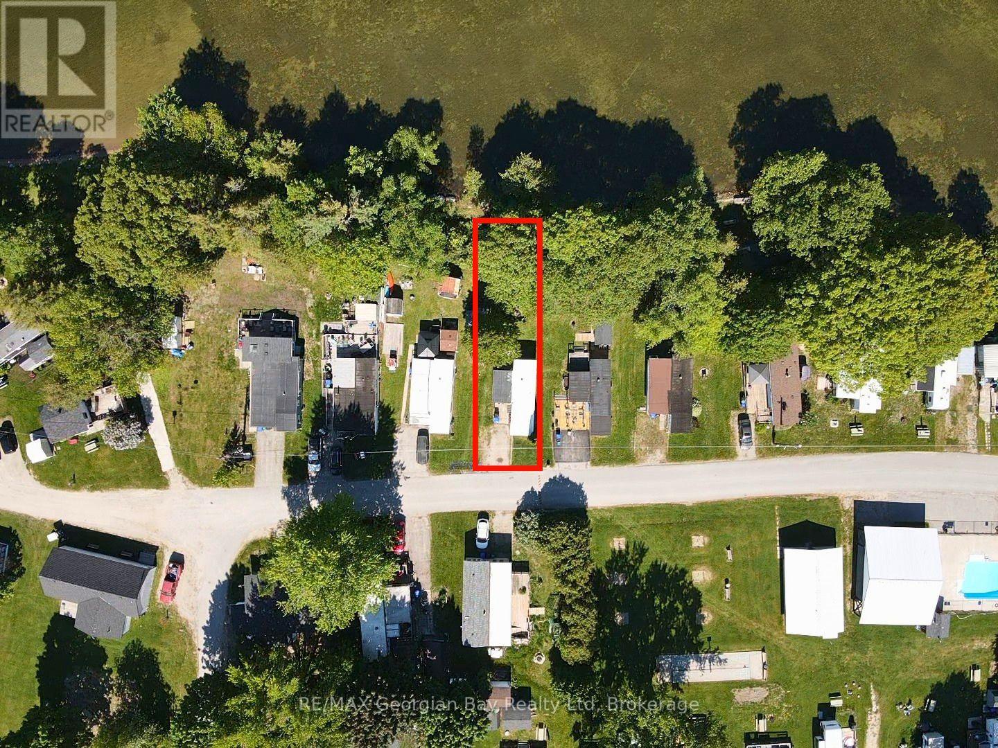 24 LAKESHORE ROAD - 22