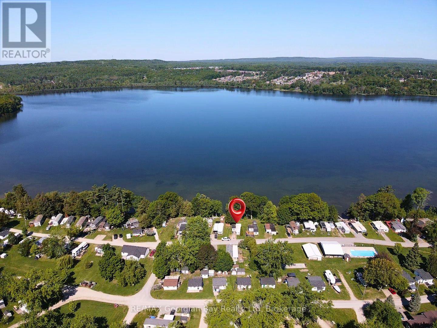 24 LAKESHORE ROAD - 24