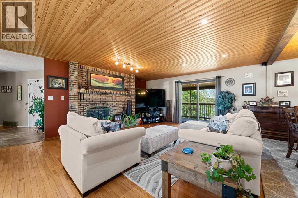 4404 49 Street — photo 14