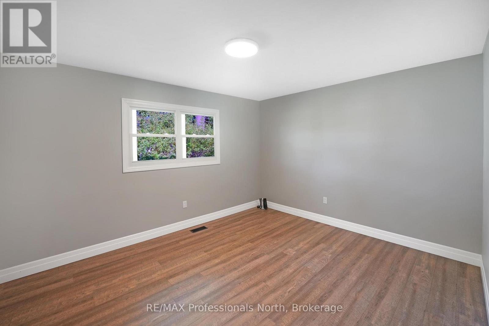 162 HILLSIDE DRIVE - 17