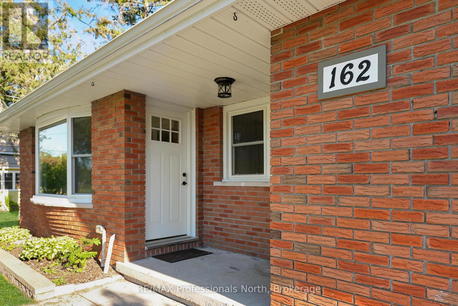 162 HILLSIDE DRIVE - Image 2