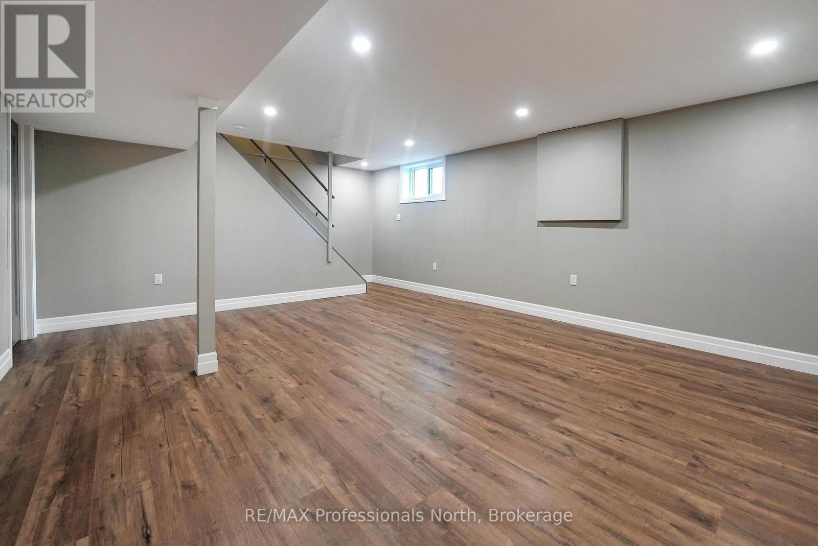162 HILLSIDE DRIVE - 20