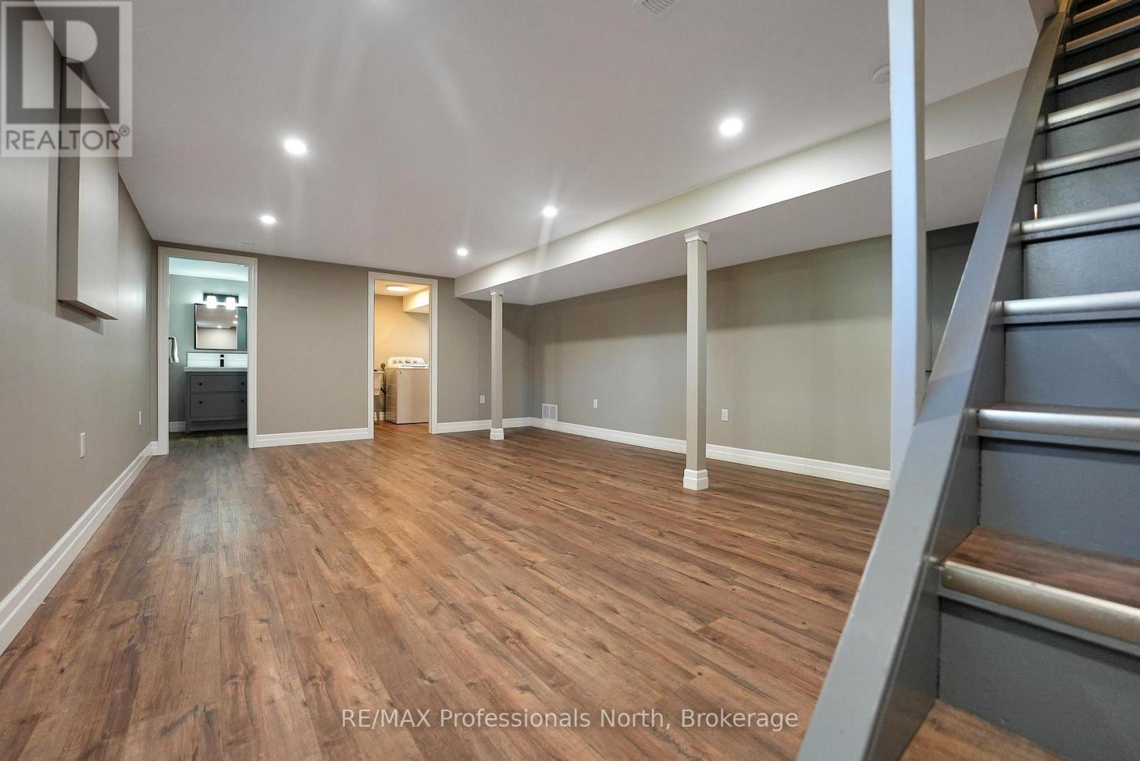 162 HILLSIDE DRIVE - 21