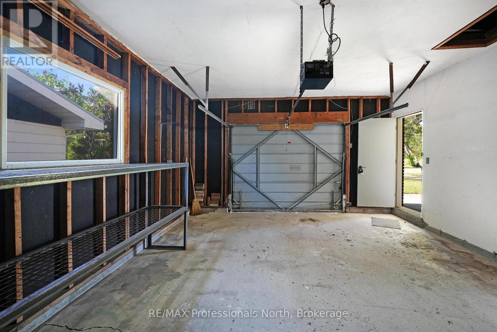 162 HILLSIDE DRIVE - 26