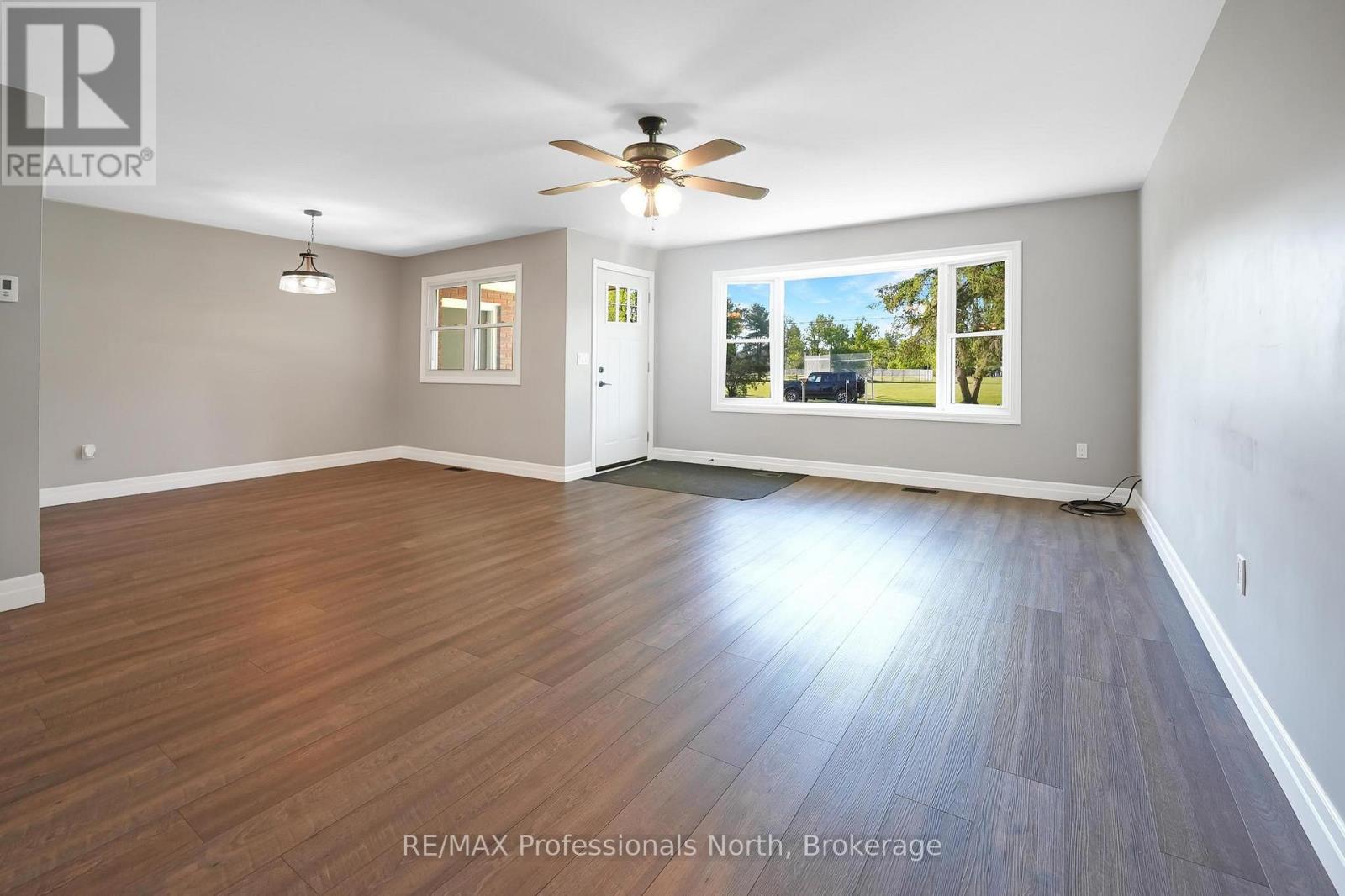 162 HILLSIDE DRIVE - 3