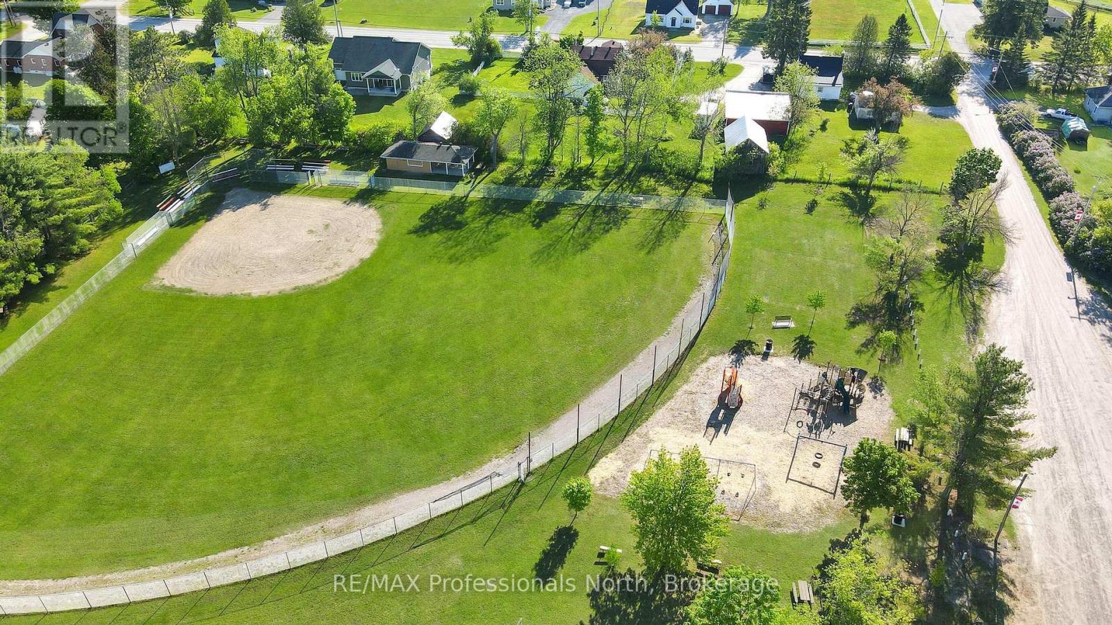 162 HILLSIDE DRIVE - 34