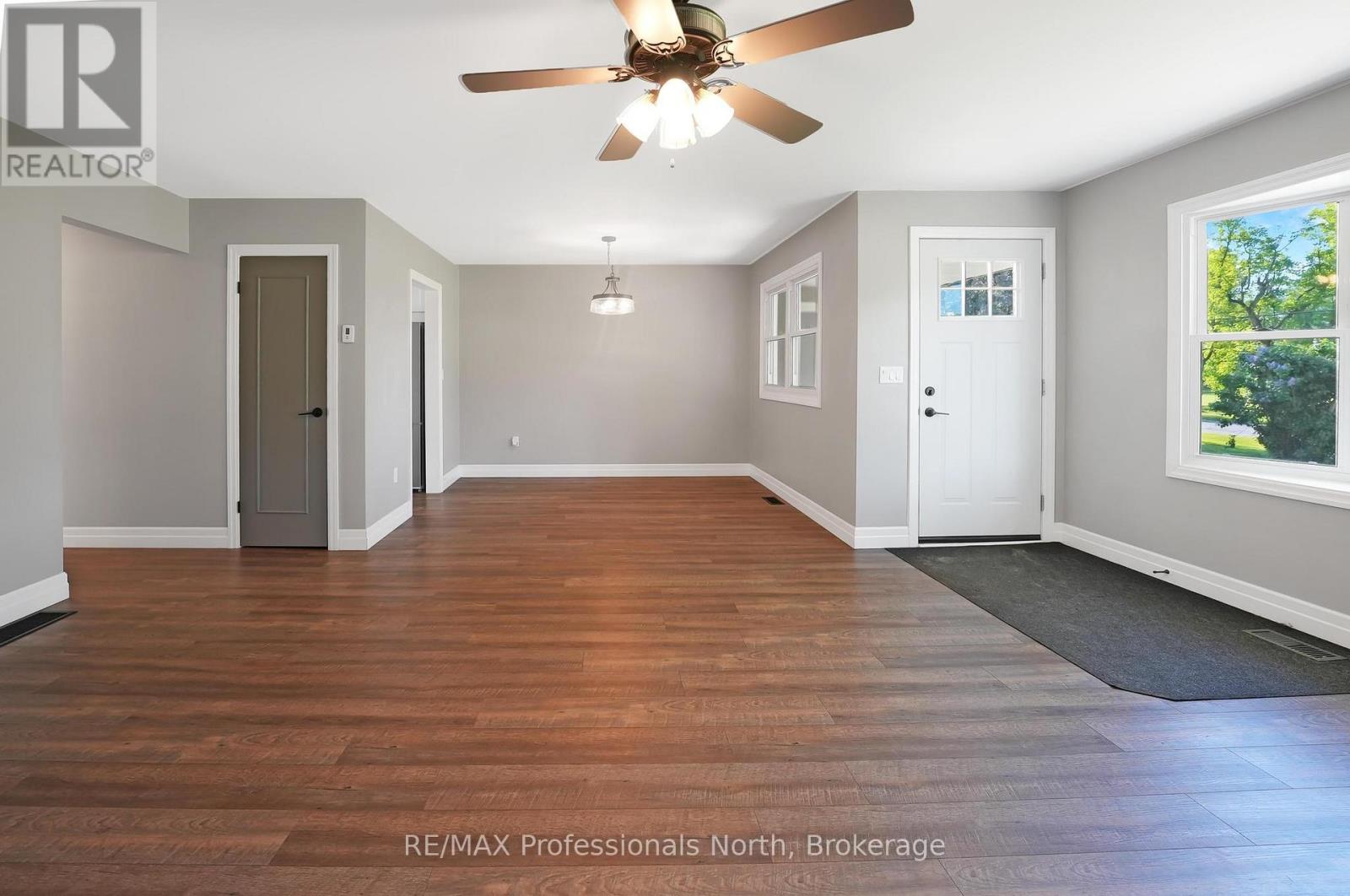 162 HILLSIDE DRIVE - 4