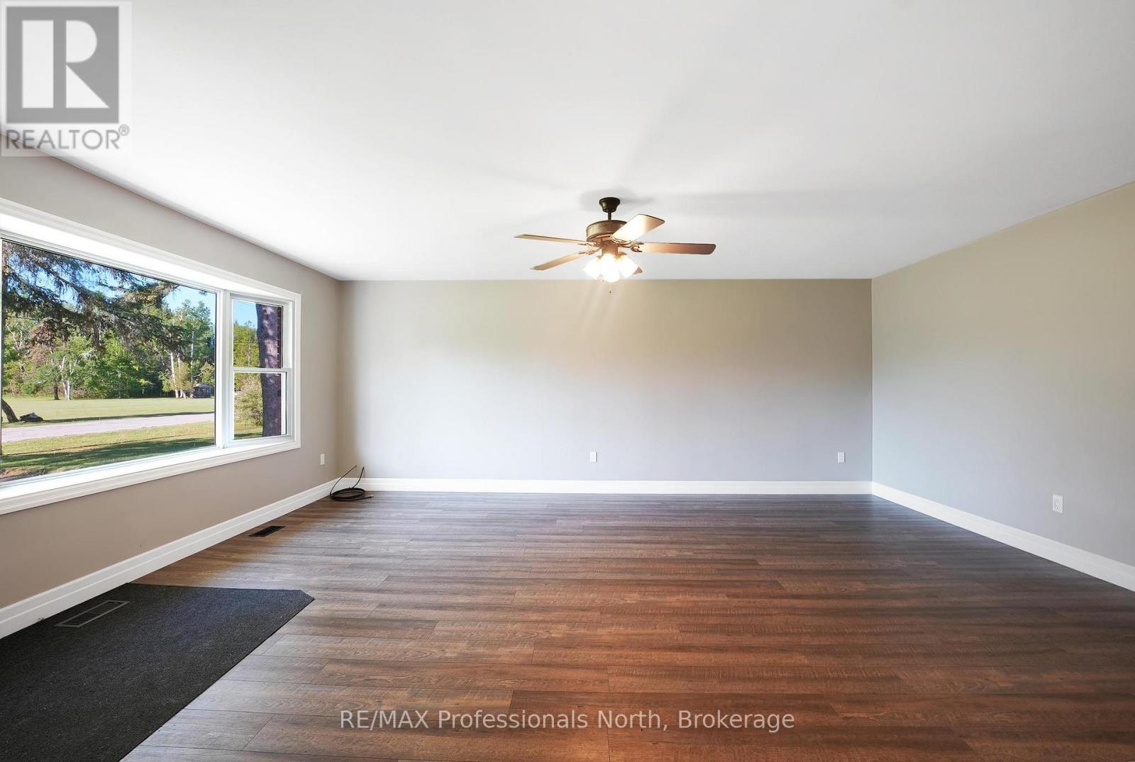 162 HILLSIDE DRIVE - 5