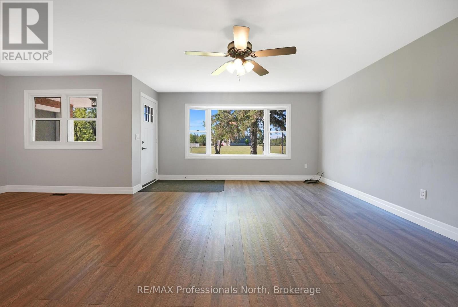 162 HILLSIDE DRIVE - 6