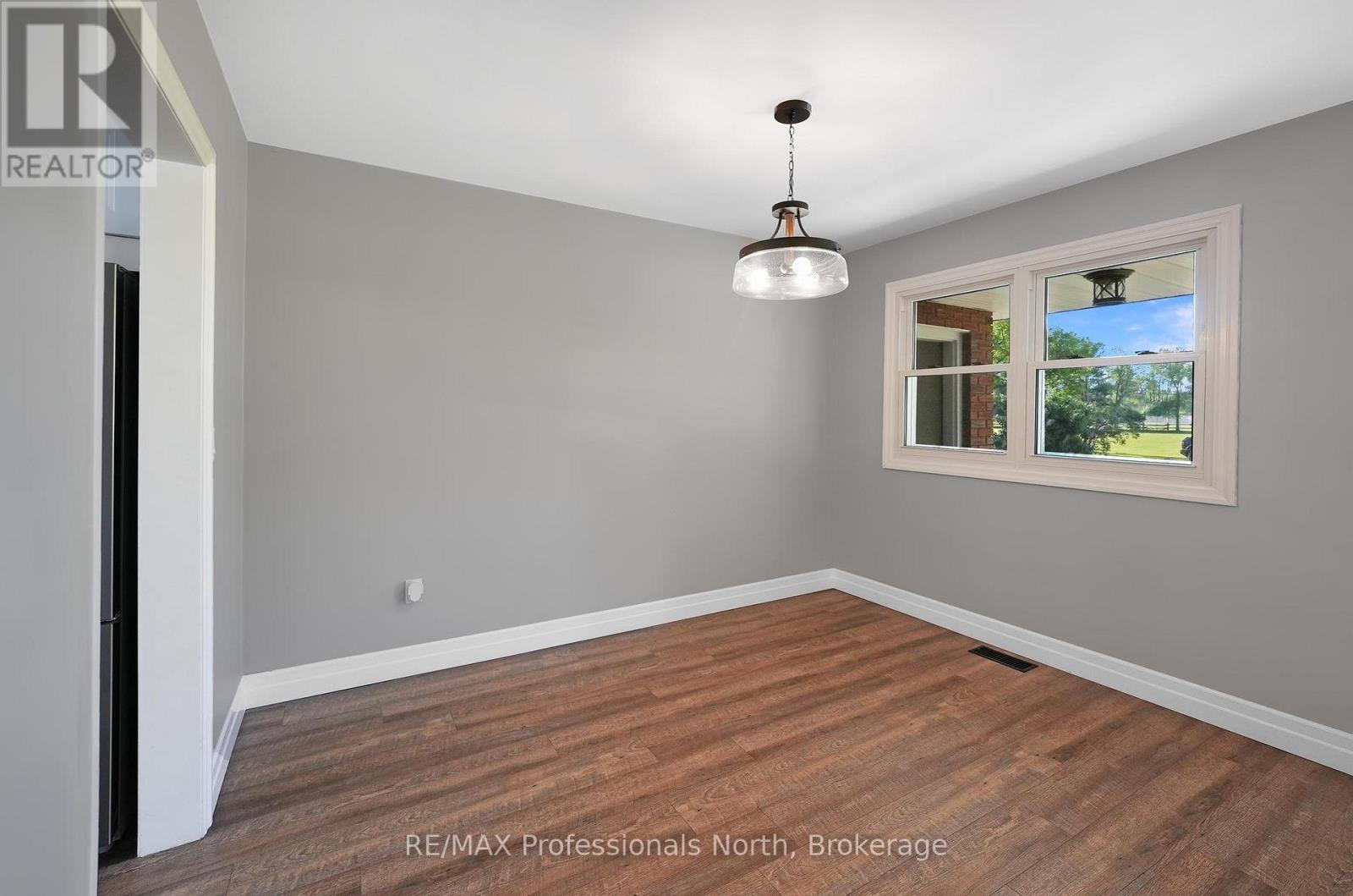 162 HILLSIDE DRIVE - 9
