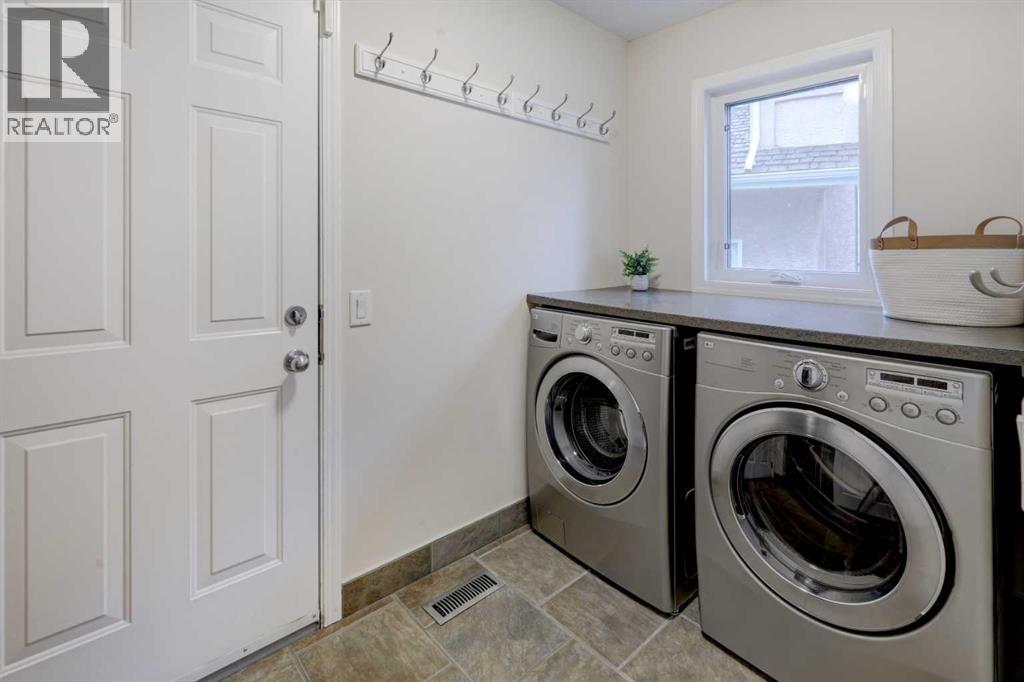 174 Mt Robson Close SE - 15