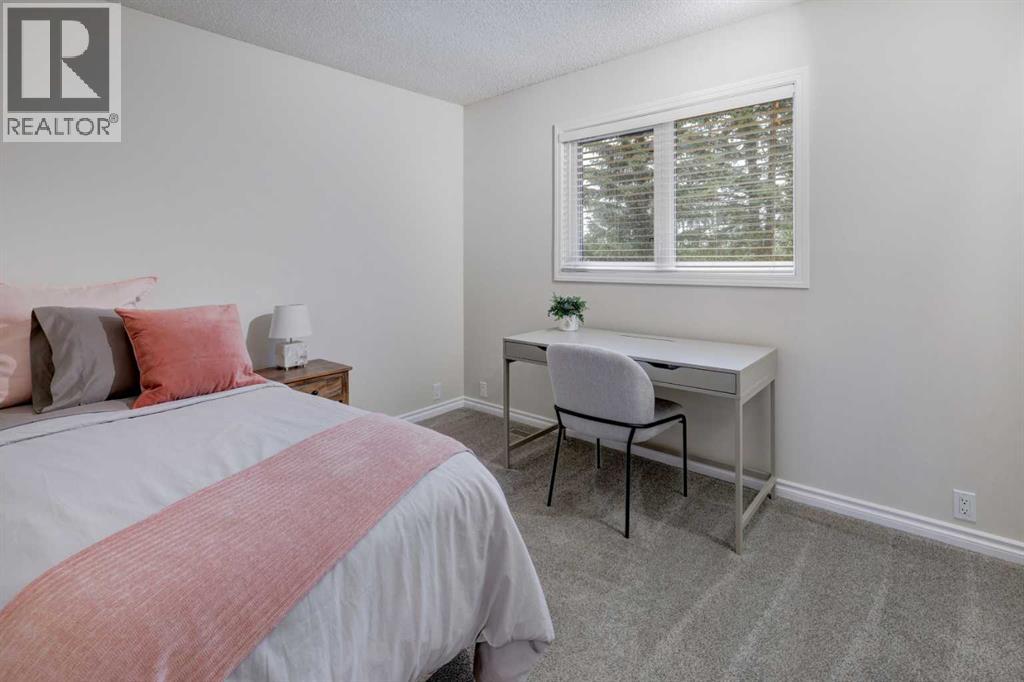 174 Mt Robson Close SE - 22
