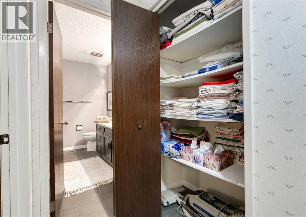 63 Brookpark Crescent SW - 32