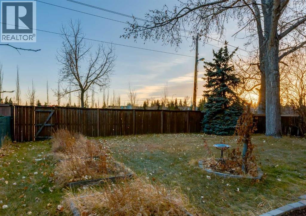 63 Brookpark Crescent SW - 43