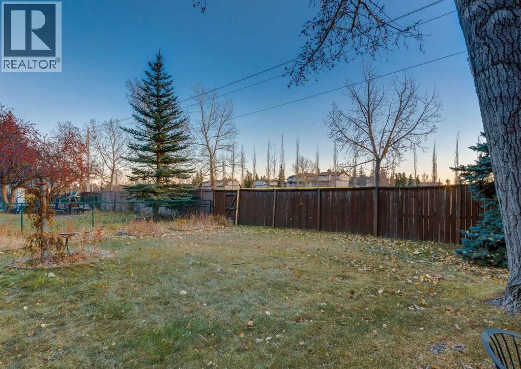 63 Brookpark Crescent SW - 46