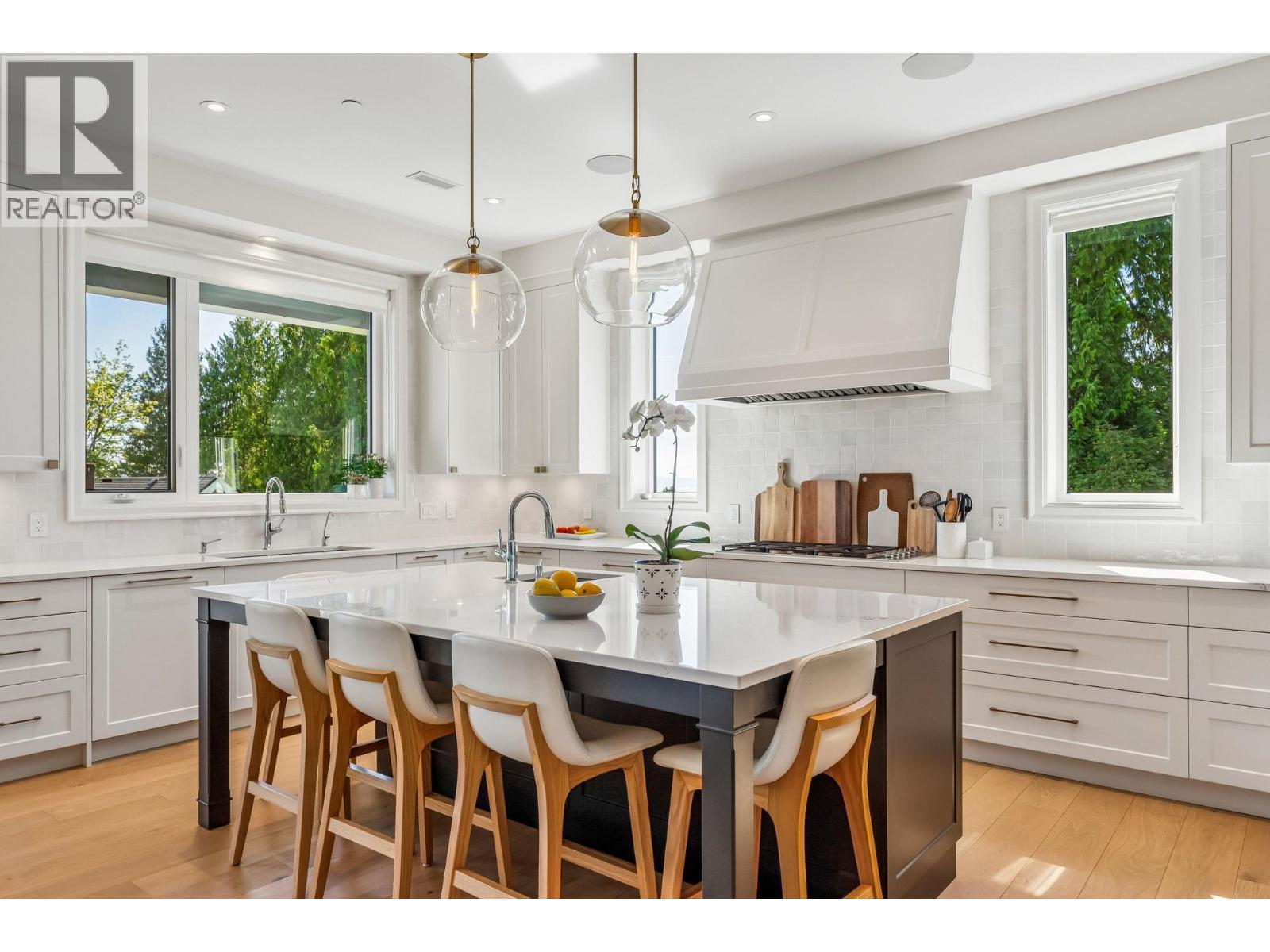 2668 HAYWOOD AVENUE, West Vancouver