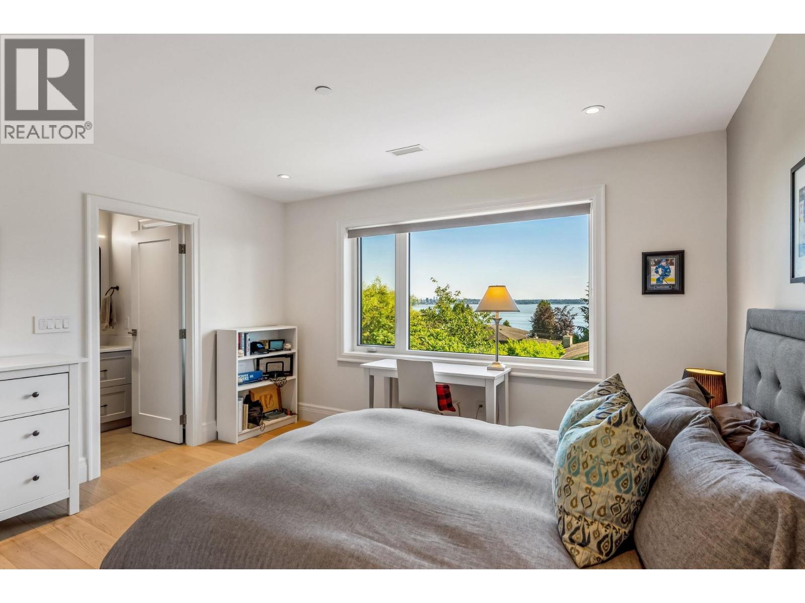 2668 HAYWOOD AVENUE, West Vancouver