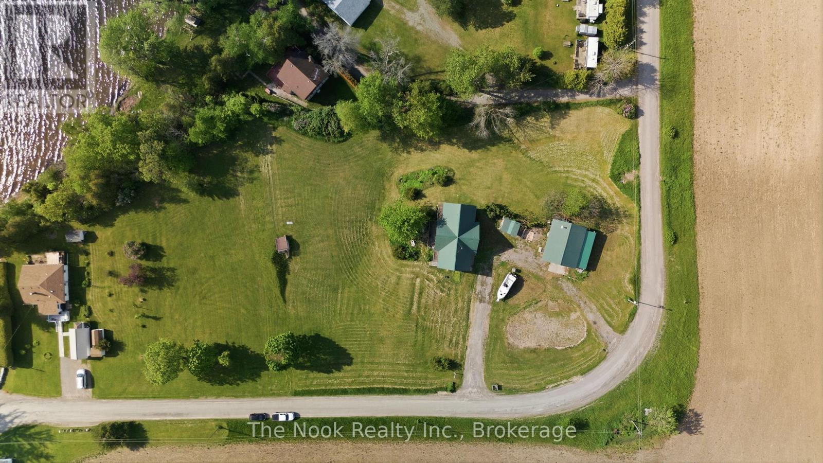 493 ISLAND VIEW ROAD - 37