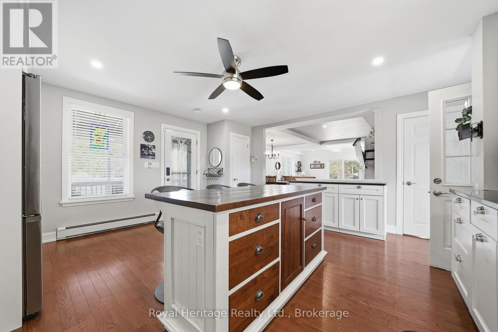 232 FARNHAM ROAD - 10