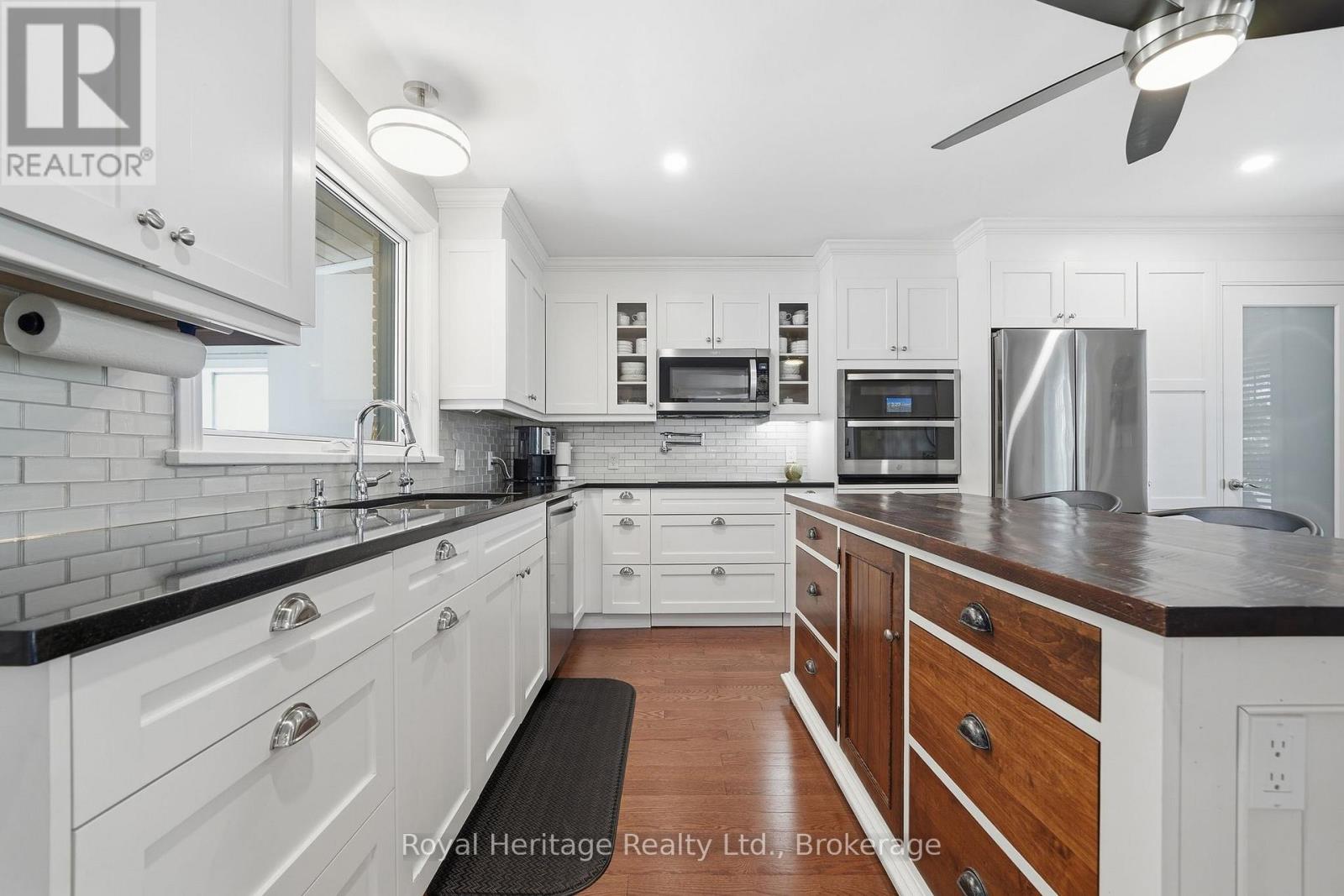 232 FARNHAM ROAD - 11