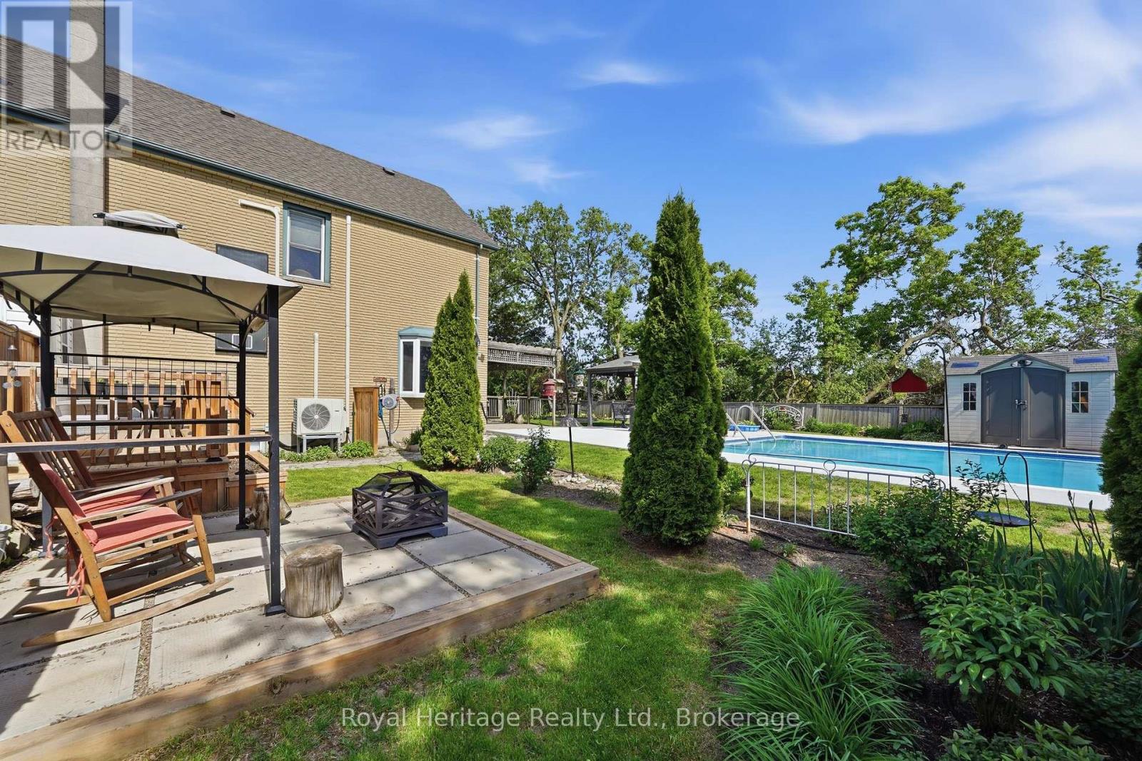 232 FARNHAM ROAD - 44