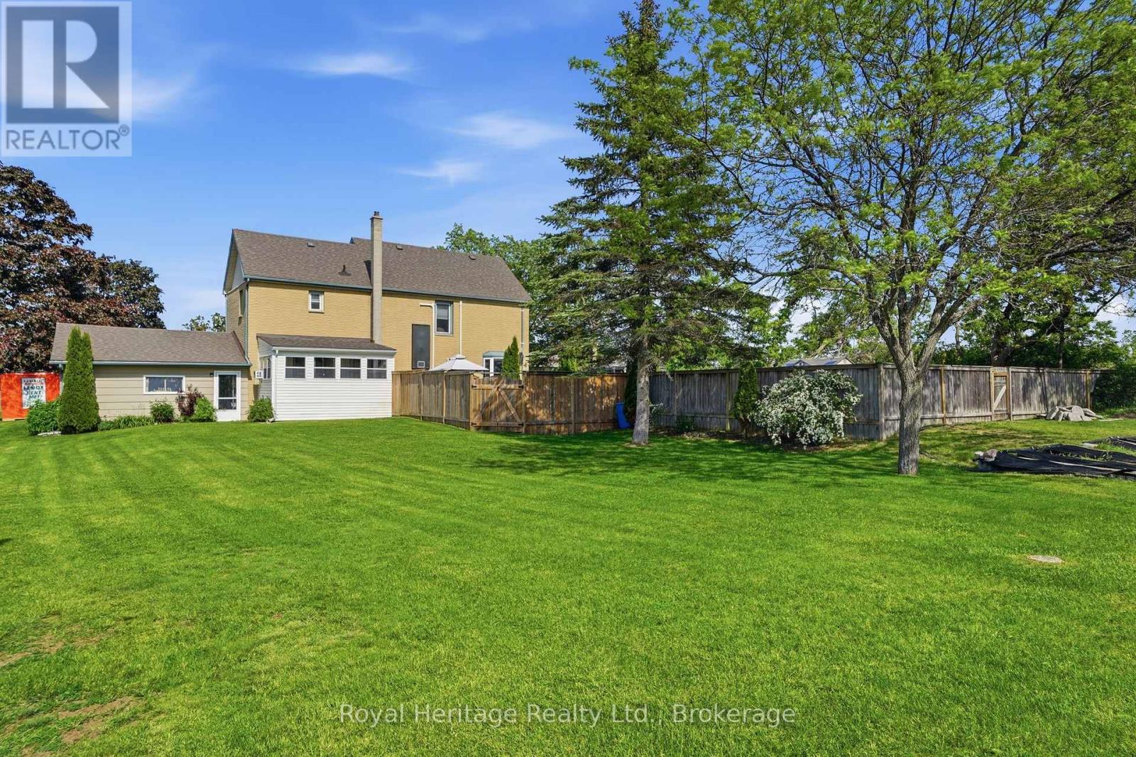 232 FARNHAM ROAD - 45
